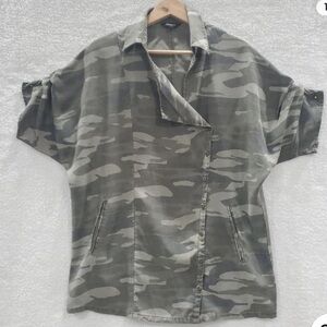 Express fold over camo print button down